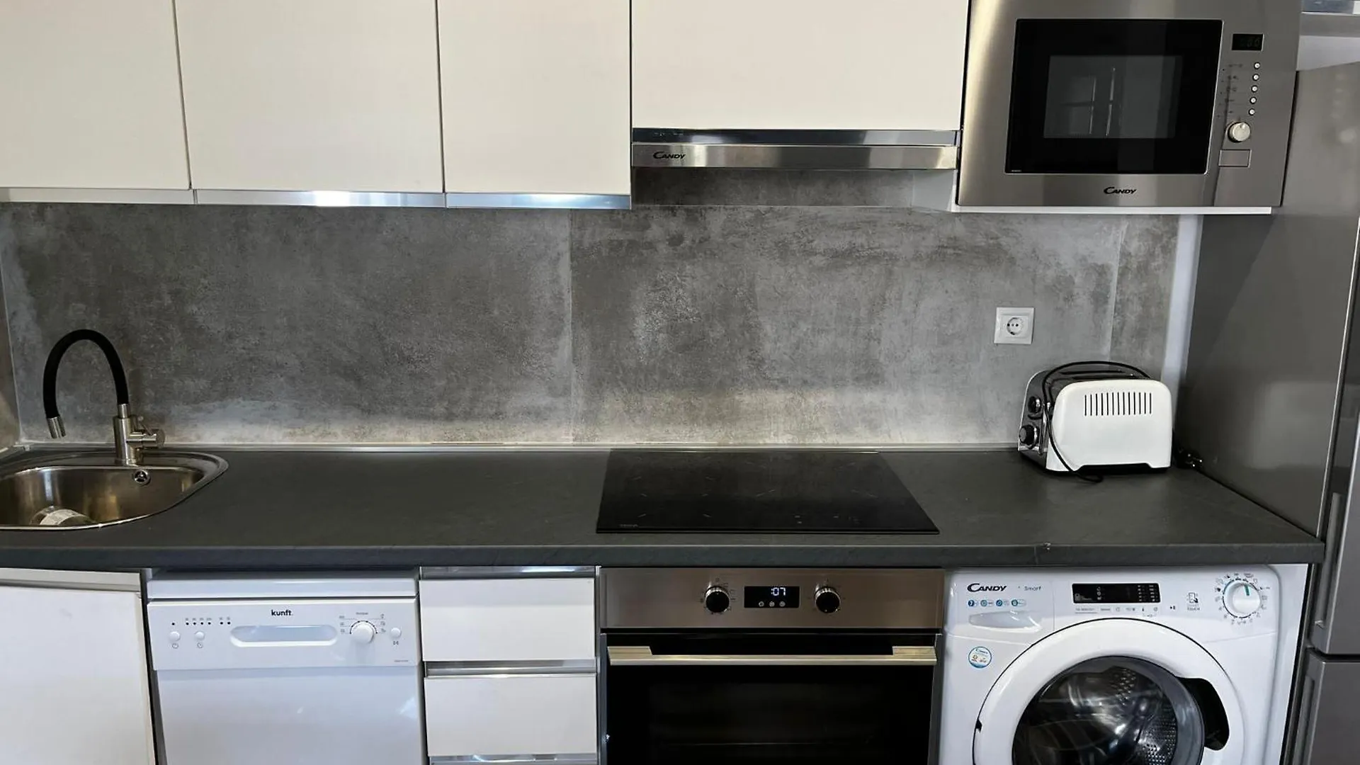 Exyca Castellana Apartment Madrid