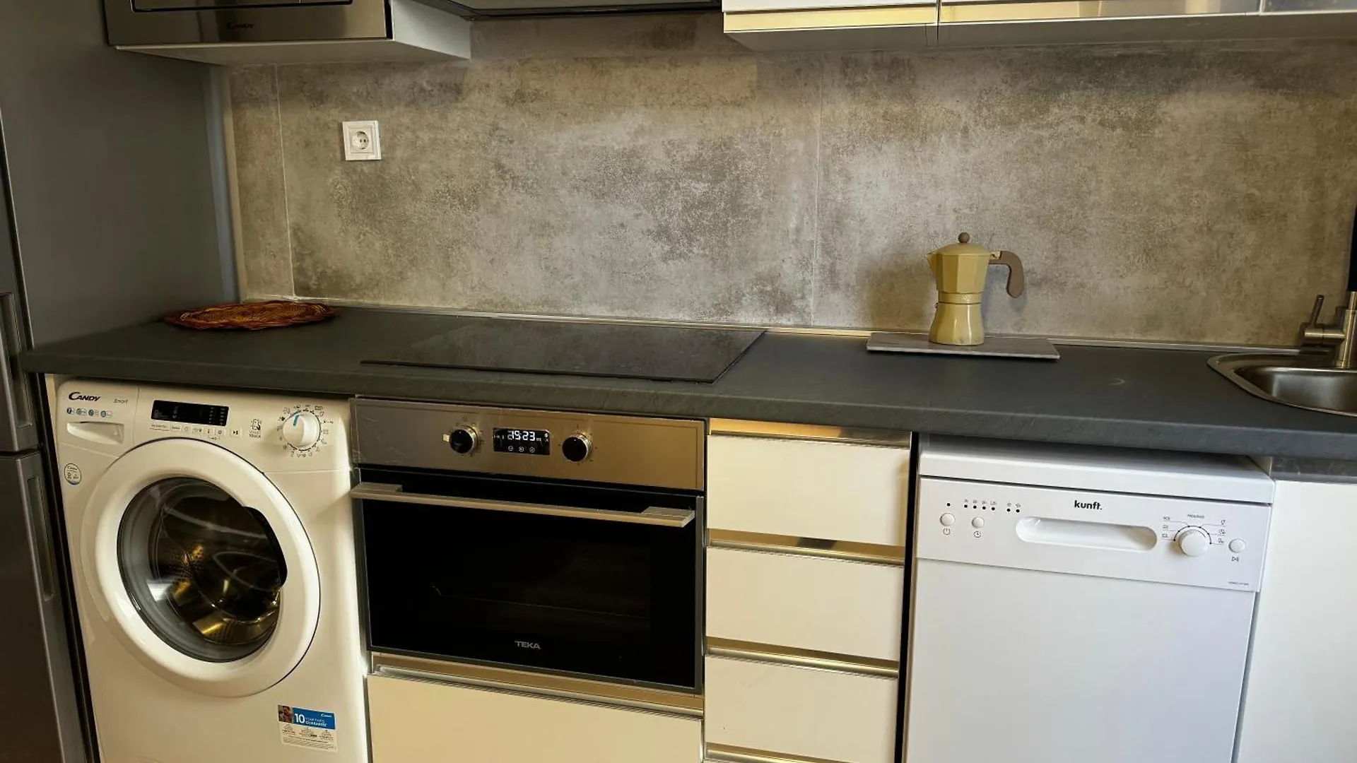 Exyca Castellana Apartment Madrid